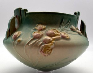 Vintage Roseville Pottery Ixia Hanging Basket