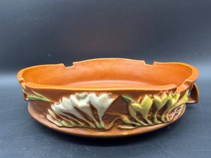 Vintage Roseville USA 76-10 Freesia Console Bowl