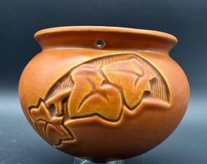 Roseville Pottery Silhouette Hanging Pot 5.5 X 4 in