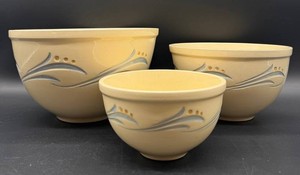 Roseville Pottery - Lily - Ceramic Nesting Bowls (Lot of 3)