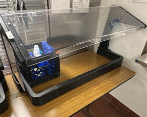 Sneeze guard with 1 side guard attached (L-Kitchen)