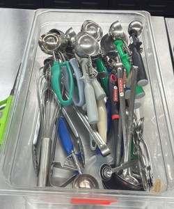 assortment of scoops measuring utensils (L-Kitchen)