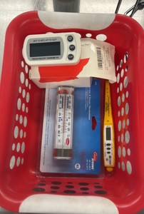 2 thermometers with timers (L-Kitchen)
