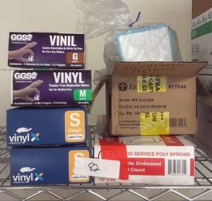 Vinyl gloves, poly disposable aprons (L-Kitchen)
