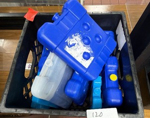 Reusable freeze packs Entire crate (L-Kitchen)