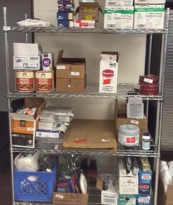4- tier bakers rack on wheels (Contents of rack not included) (L-Kitchen)