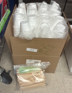 Coffee cups with stir sticks (L-Kitchen)