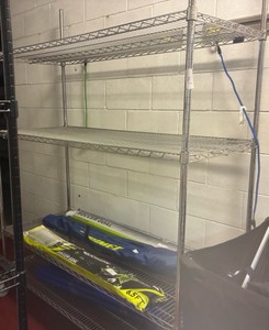 Bakers rack not on wheels (Gym)