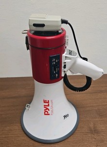 Pyle megaphone
