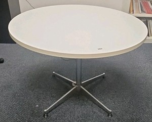 42-in Round Table