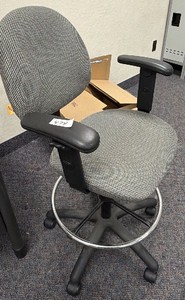 Rolling chair