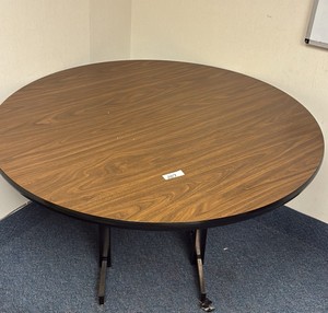 circle table
