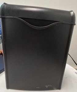 Amazon basics paper shredder