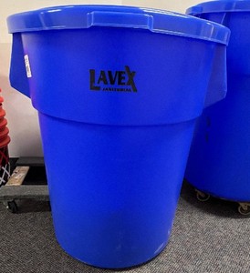 garbage can with lid by lavex (kitchen hallway)
