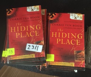 The hiding place by Corrie Ten boom  (r400)