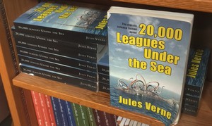 20,000 Leagues under the sea by Jules Verne  (r400)