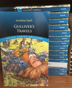Gullivers Travels by Johnathan Swift  (r400)