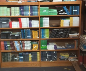 Bookshelf  (r400)