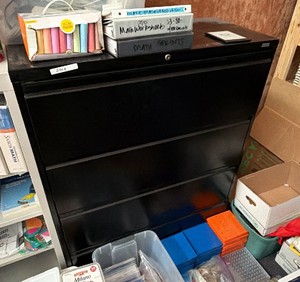 filing cabinet  (r400)