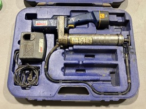 Lincoln Cordless Grease Gun