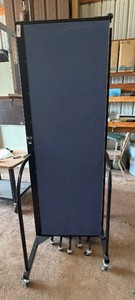 Screen flex screen on wheels