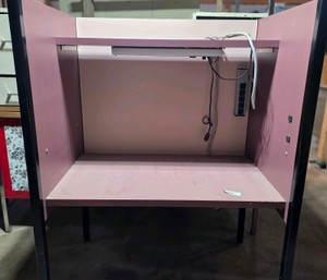 Privacy desk