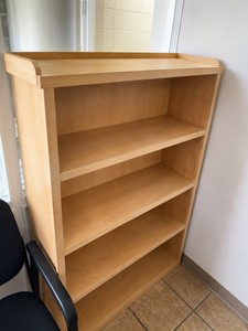 Commercial Maple Wood Bookcase with Raised Gallery Top  4 Shelf Display Cabinet