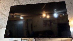 Vizio 40 Class Full HD LED Smart TV (Model E400i-B2) with Wall Mount