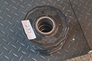 2.5 pound plates 4 in lot