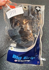 brand new  harbinger, big grip wrist wraps size small