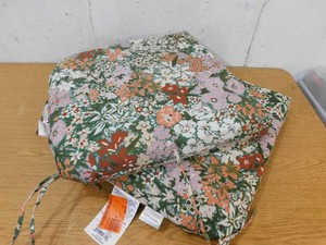 (2) Hampton Bay 20 in. W x 20 in. D Universal Outdoor Seat Pad in Endive Floral