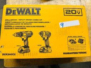New  DeWalt DRILL & DRIVER  KIT (2 Batteries) - DCK240C2