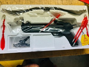 NEW  Pistol-Grip CROSSBOW (includes 4 arrows)
