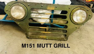ANTIQUE M151 MUTT GRILL - Intact Headlamps - Very Nice Wall Decor