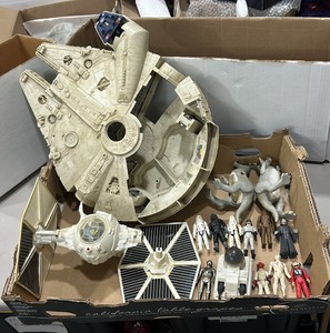 vintage Star Wars lot of vehicles, action figures, millennium falcon, and Thai fighter