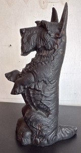 Vintage Black Cast Iron Scottish Terrier