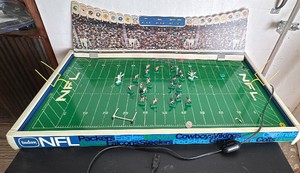 Vintage Tudor Games NFL Electric Football
