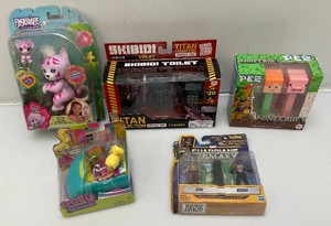 Miscellaneous miniature action figures including Minecraft per, guardians of the galaxy and more all new in pack.