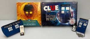 Miscellaneous doctor who collectibles including handbags, games, including one factory, sealed, doctor who keys of the Tardis. most items are new, except for the clue game.