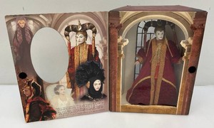 Hasbro Star Wars Queen Amidala Red Senate Gown Doll 1999 Action Figure new old stock.
