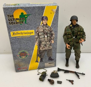 1999 THE ULTIMATE SOLDIER WWII GERMAN PARATROOPER ACTION FIGURE loose in original box.