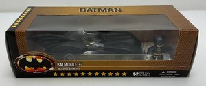 MEZCO TOYZ MINI MEZ-ITZ 1989 BATMAN and BATMOBILE Action Figure Set (Sealed)