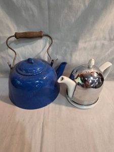 Vintage tea pots