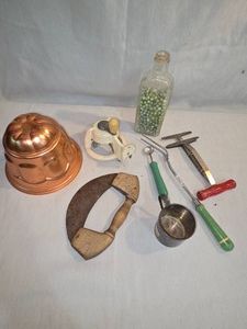 Mixture of vintage items