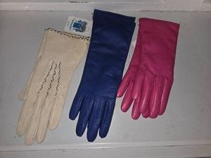 3 pairs Vintage Womens gloves.
