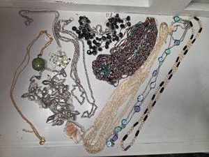 Vintage Jewelery Lot-9 pieces