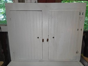 White 3 shelf cabinet