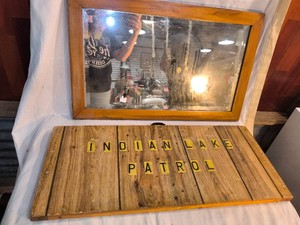 2 Wooden home decor pieces