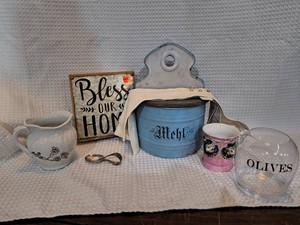 Assortment of Home Decor items - Lot of 7