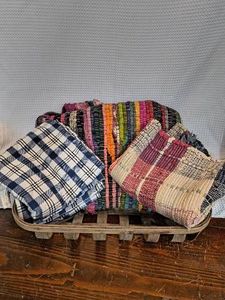 VINTAGE tablecloths. Variety of colors - Lot of 3